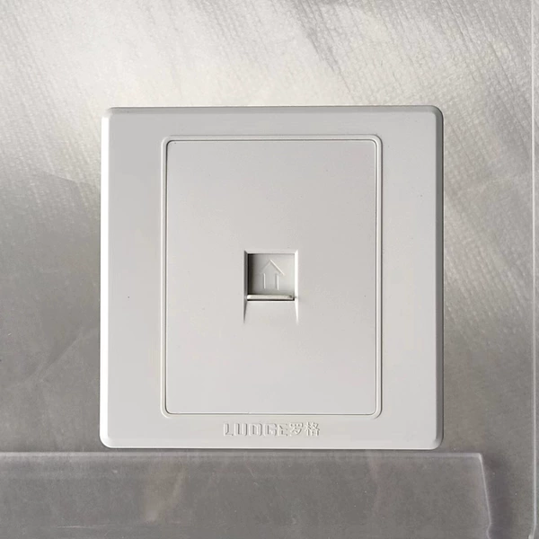 Telephone socket