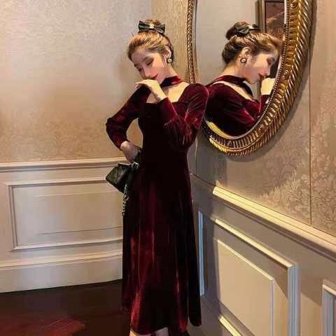 2022 autumn and winter new women's sexy fashion solid color square collar velvet temperament dress long skirt tide