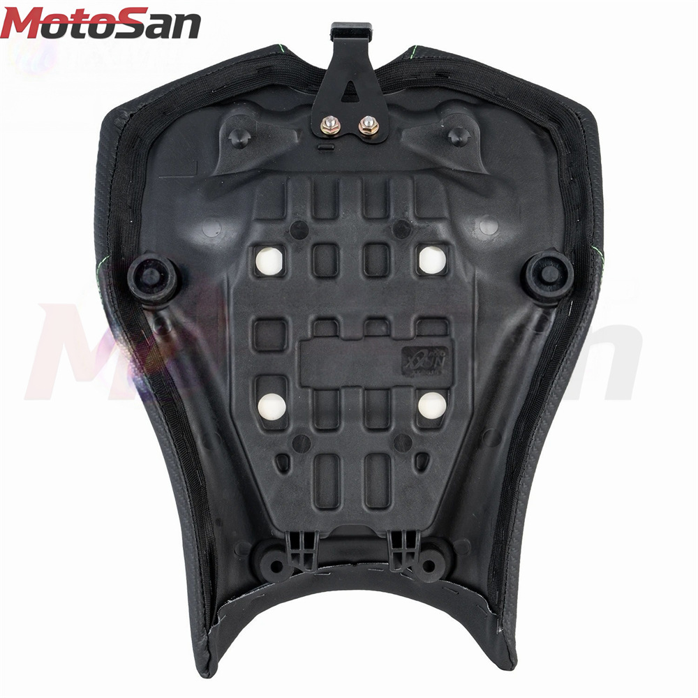 Suitable for the 25-26 new Kawasaki Z900, non-slip comfortable seat cushion, breathable seat cover, modified soft front and rear seat cushion