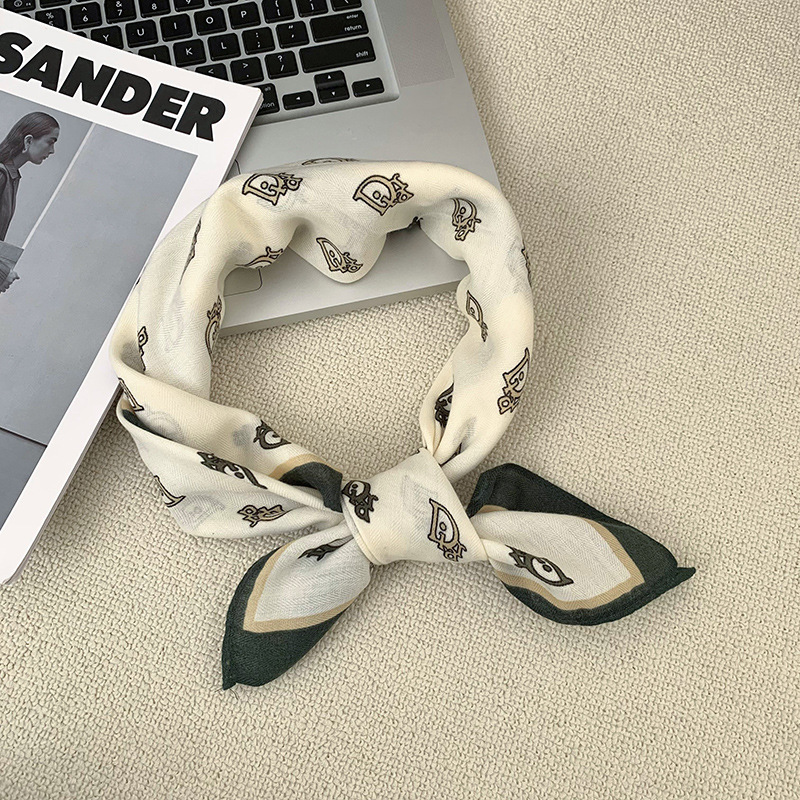 Bufandas de seda cuadrada alta sensación 2025 nuevo estilo coreano delgado moda versátil algodón lino atado pelo bolsa bufandas al por mayor