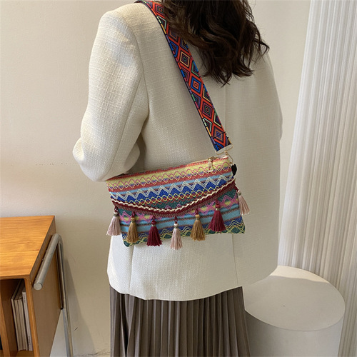 2024 Spring New Literary Ethnic Style Fashion Fringe Single Shoulder Tote Bag Retro Commute Fashion Crossbody Bag