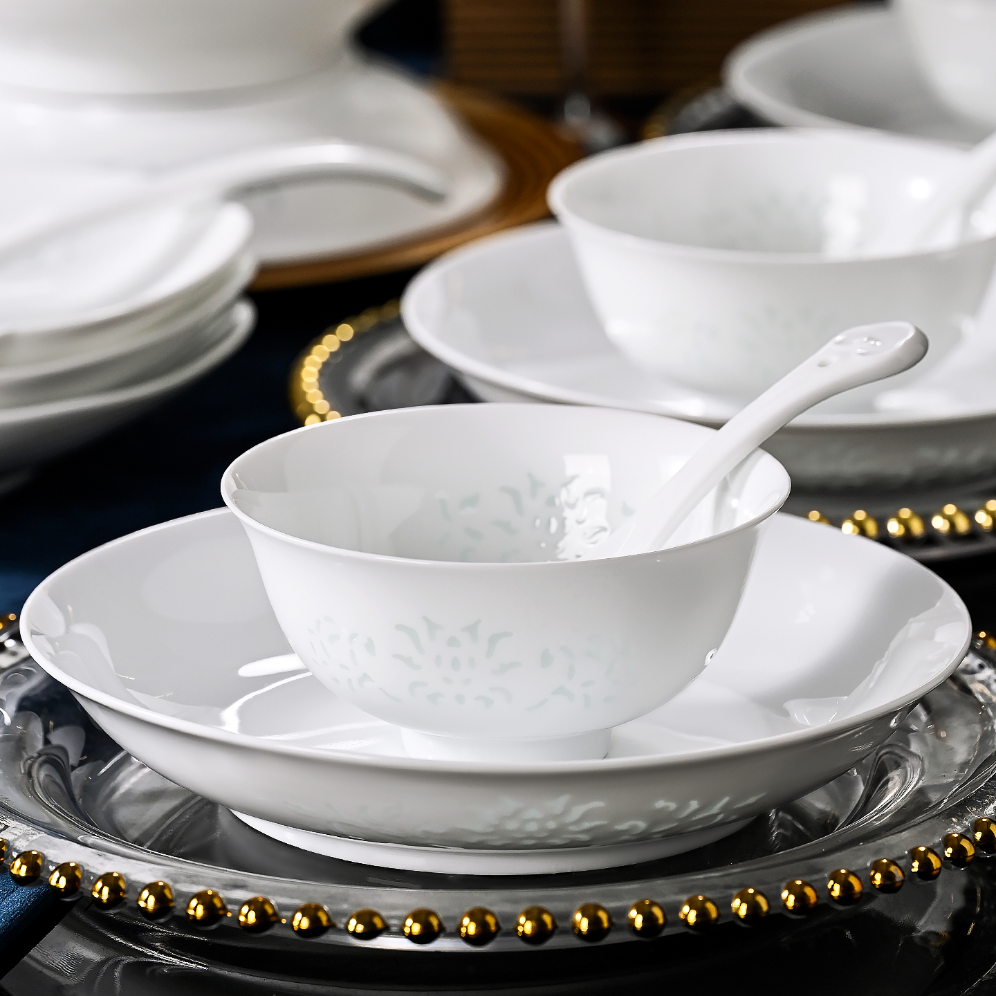 Ceramic tableware for home use