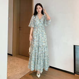 2025夏季新款清姐纯妹女装妈妈法式长裙显瘦喇叭袖度假碎花连衣裙