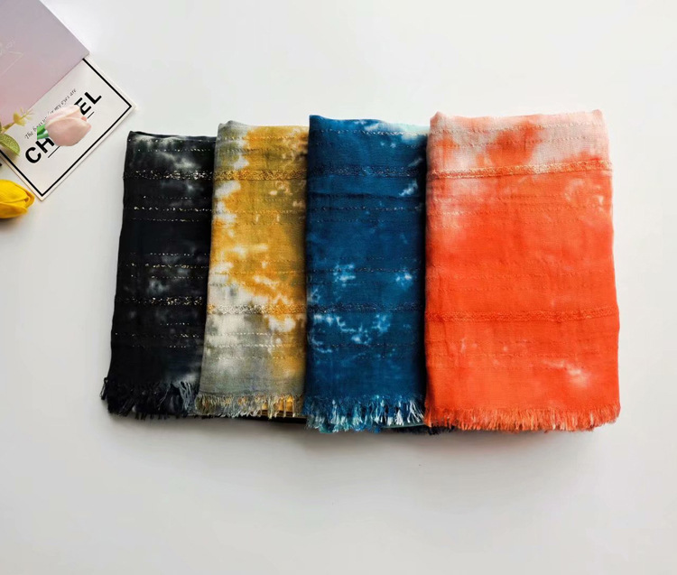 New Ethnic Style Handmade Tie-dyed Scarf Gold And Silver Silk Artificial Cotton Blended Shawl Autumn Thin Scarf display picture 2