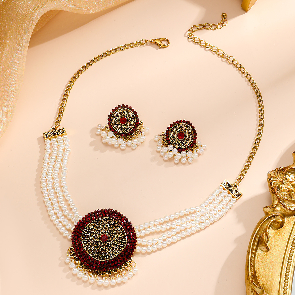 K vintage red diamond style (42) grams