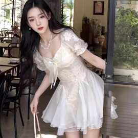 夏季魅力纯欲白月光连衣裙女夏日绝美在逃公主裙收腰蓬蓬网纱短裙