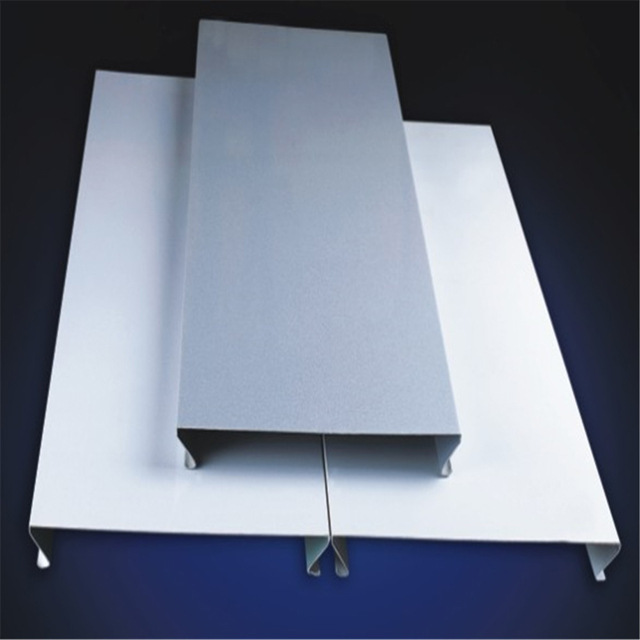 Ingeniería refuerzo de aluminio 600*600 oficina perforación diagonal fábrica de techo de aluminio techo al por mayor