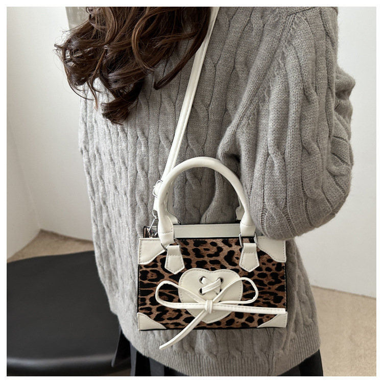 337g Weight Synthetic Leather Lining Material Zipper Closure Type Single Shoulder Strap Strap Type Crossbody Bag Bags Type Casual, Shopping Occasion Pu Leather Material Leopard Pattern All Seasons Season Women's Gender Streetwear Style Square Shape Medium Size Women's Medium Pu Leather Leopard Streetwear Square Zipper Crossbody Bag 5