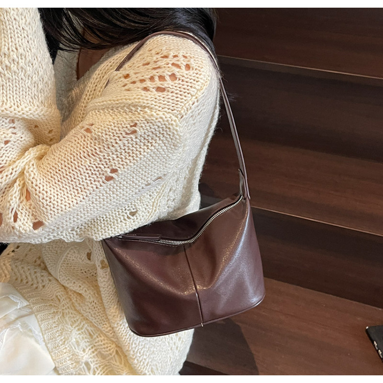 Korean commuter versatile underarm bag for women 2025 New summer fashion dumpling bag Niche single-shoulder crossbody bag trend undefined