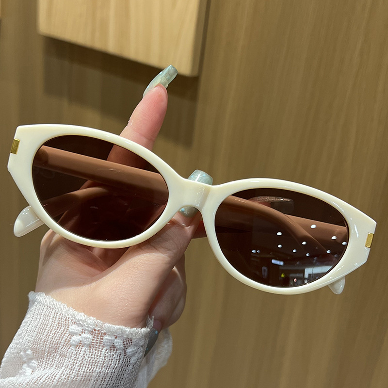 新しいレトロなキャットアイヒョウ柄の小さなフレームの女性用サングラス、ハイエンドのストリートスタイル、ファッショナブルなパーソナライズされたサングラス、クロスボーダー卸売|undefined