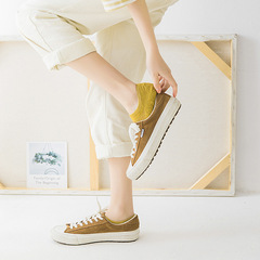 Summer and Autumn Thin Light Color Vertical Pattern Ins Silicone Non-Slip Casual Breathable Absorbent Invisible Socks for Men Boat Socks Wholesale