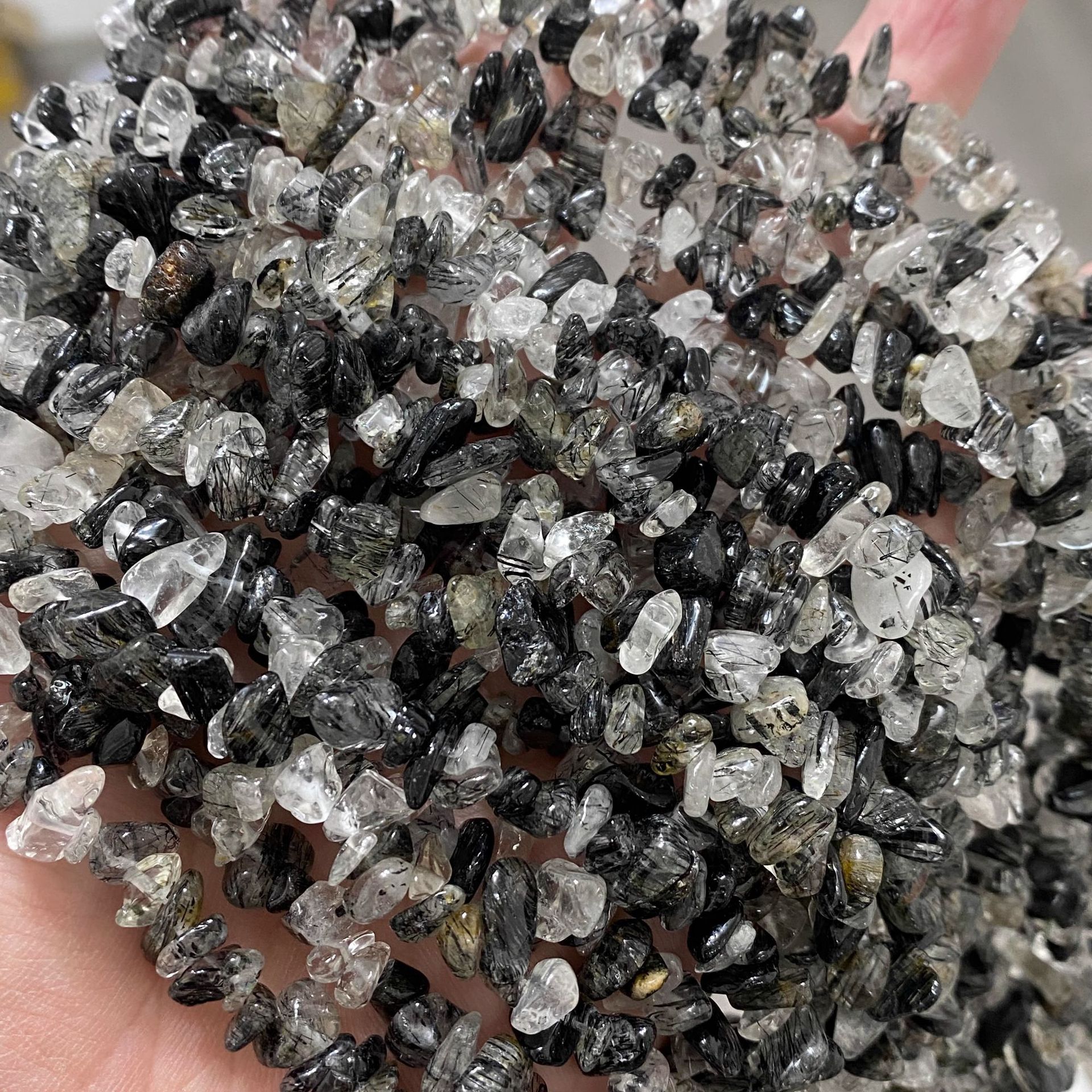 천연 검은 머리 크리스탈 자갈 긴 끈 자갈 5-7mm 길이 약 85cm