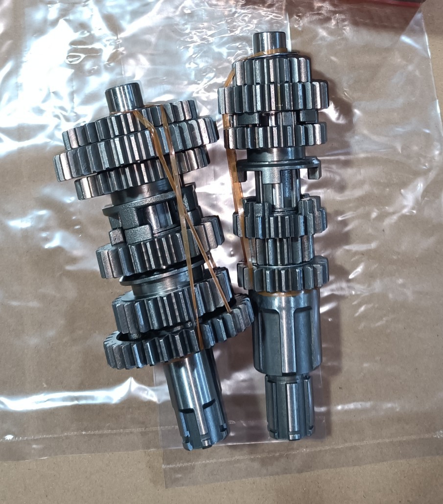 Engranaje de la motocicleta CG125 de cinco velocidades 150CC engranaje del motor principal y auxiliar conjunto del eje Oferta Especial Al Por Menor Mayor