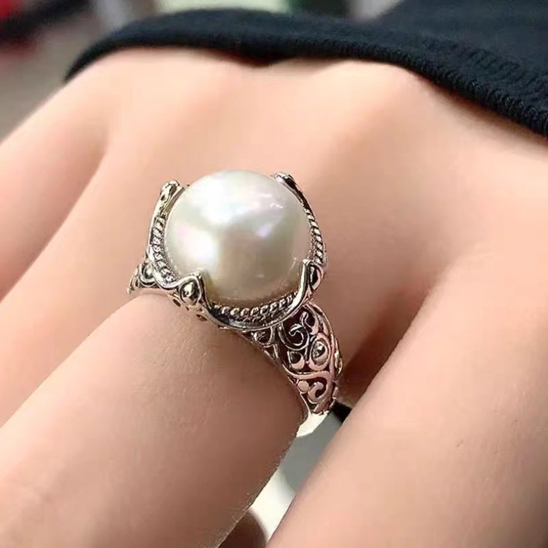 Niche Retro Hollow Carved Round Pearl Ring