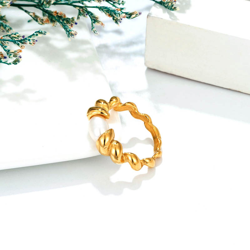 Daily Occasion Titanium Steel Material Fashion Geometric Titanium Steel Plating Freshwater Pearl 14k Gold Plated Rings