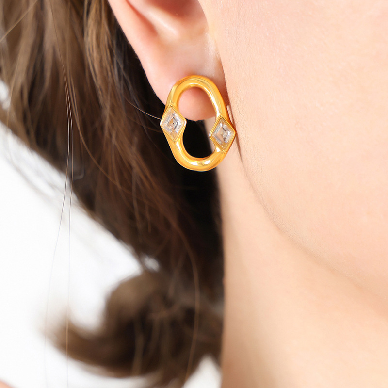 F725-Gold earrings