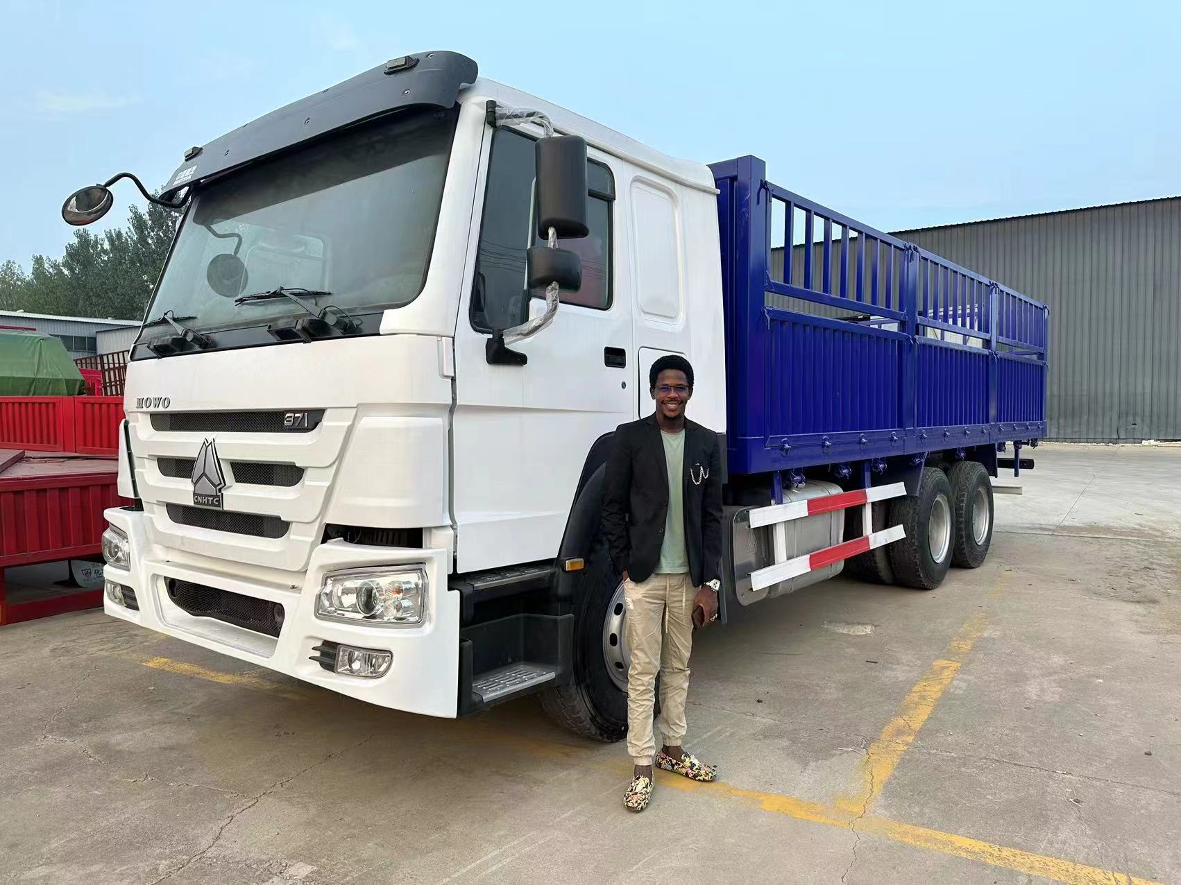 Factory Cross-Border In-Stock Howo Dump Truck 6.5m Flatbed Transport Truck Heavy-Duty Cargo Towing Truck