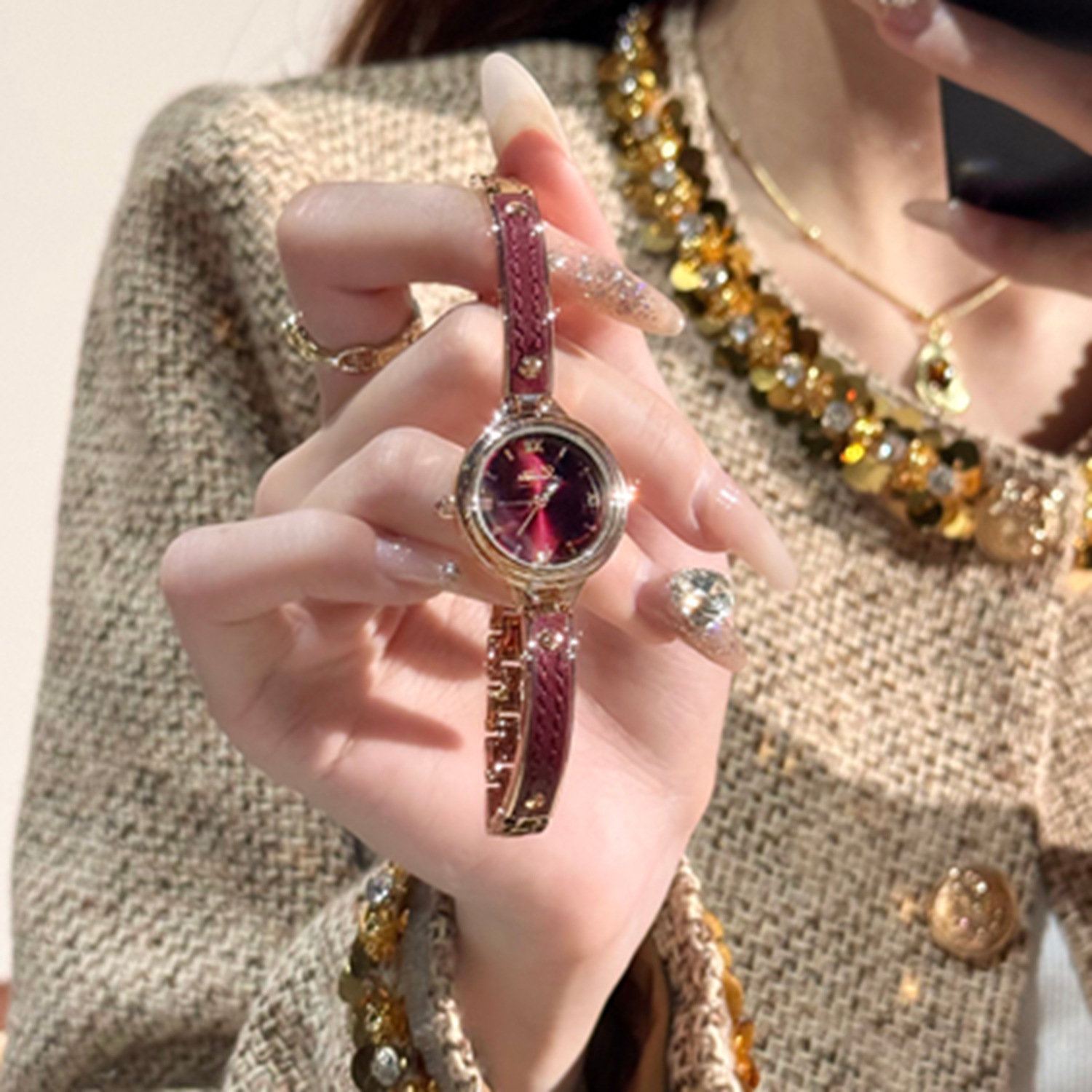 Poetry Gaudi Ins Style Bracelet Bracelet Watch Women's High-end Light Luxury Design Elegant Women's Quartz 9776