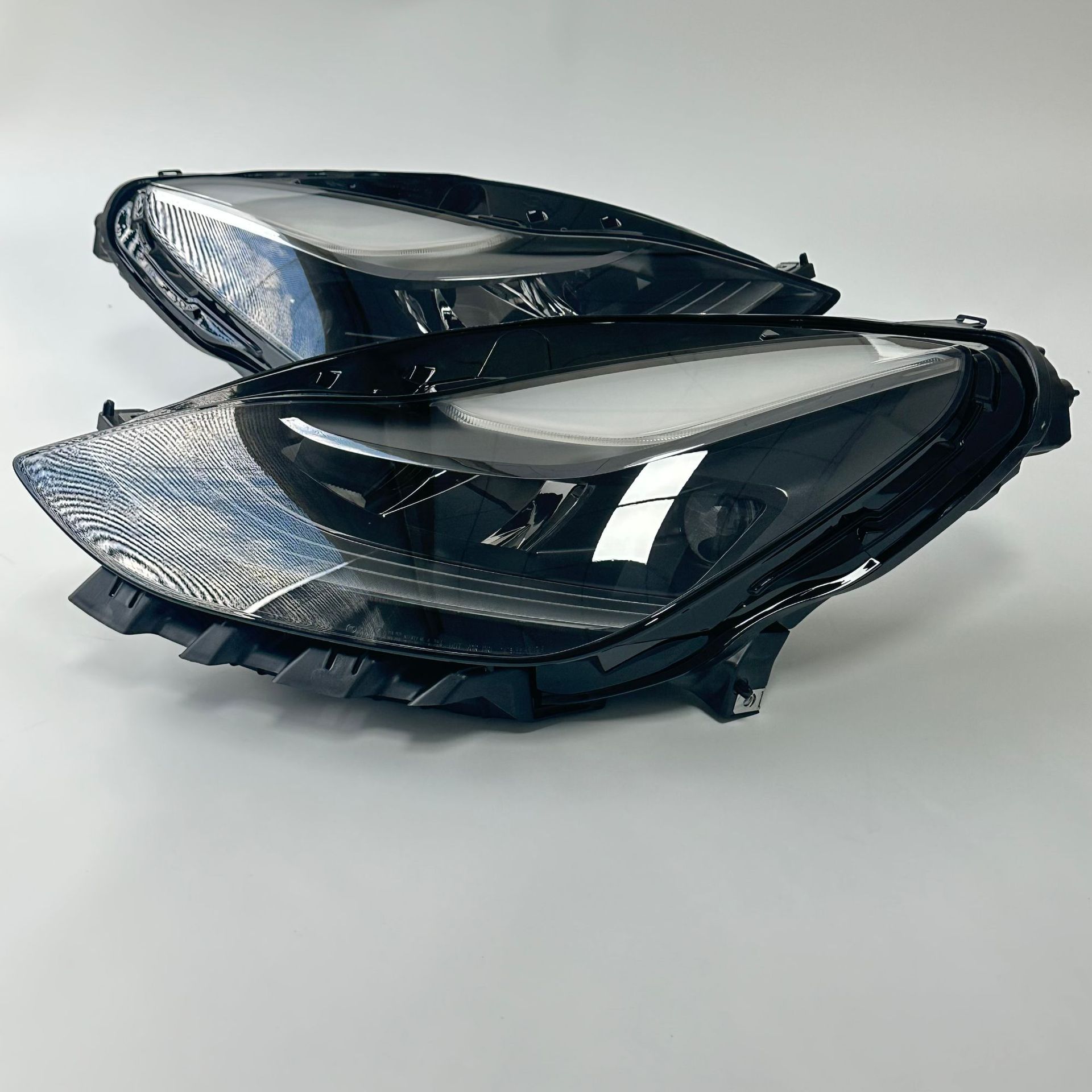 Aplicable al conjunto de faros de coche Tesla 21-22 MODEL3/Y 151495-00-B 1514952