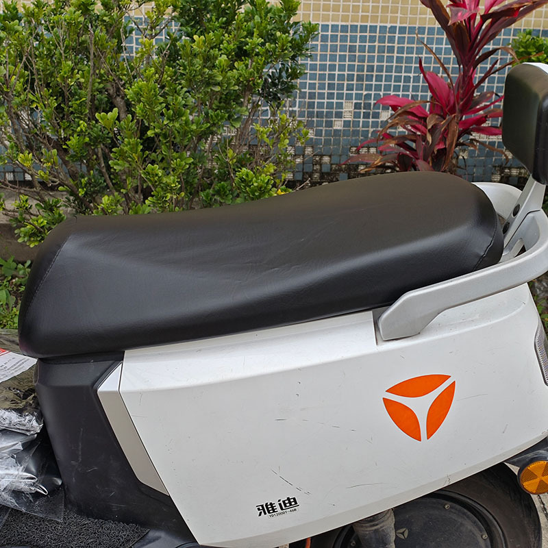 Leather Seat Cushion Cover for All Seasons, Sun Protection, Elastic, Waterproof Seat Cover for Electric Scooters, Thickened for Scooters and Motorcycles