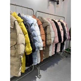 乐町羽绒服工厂一手货源广州服装批发秋冬季衣服品牌折扣女装批发