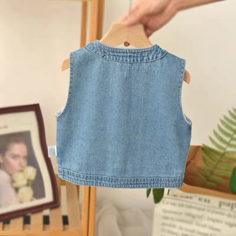 女の子のデニムの馬甲2025の新型の洋気の子供のベストはカンカンの肩の上着を合わせて春と秋を着ます。|undefined
