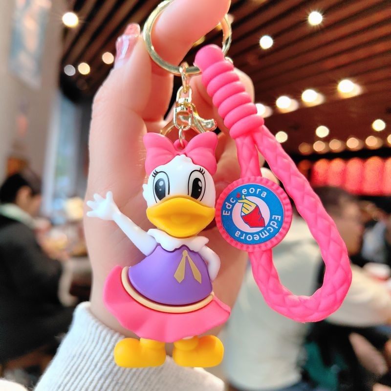 Dibujos animados pvc serie de anime llavero juego de marea muñeca llavero de coche bolsa colgante máquina de garra regalo al por mayor