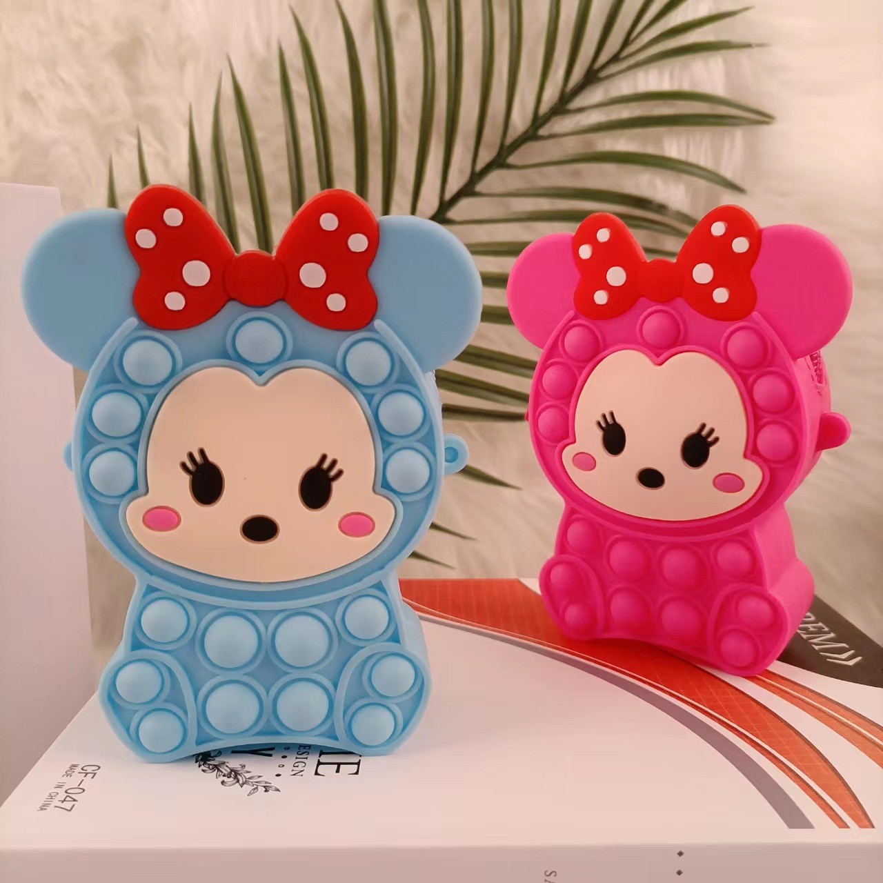 Monedero infantil de silicona Minnie – Bolsa crossbody mini con burbujas antiestrés