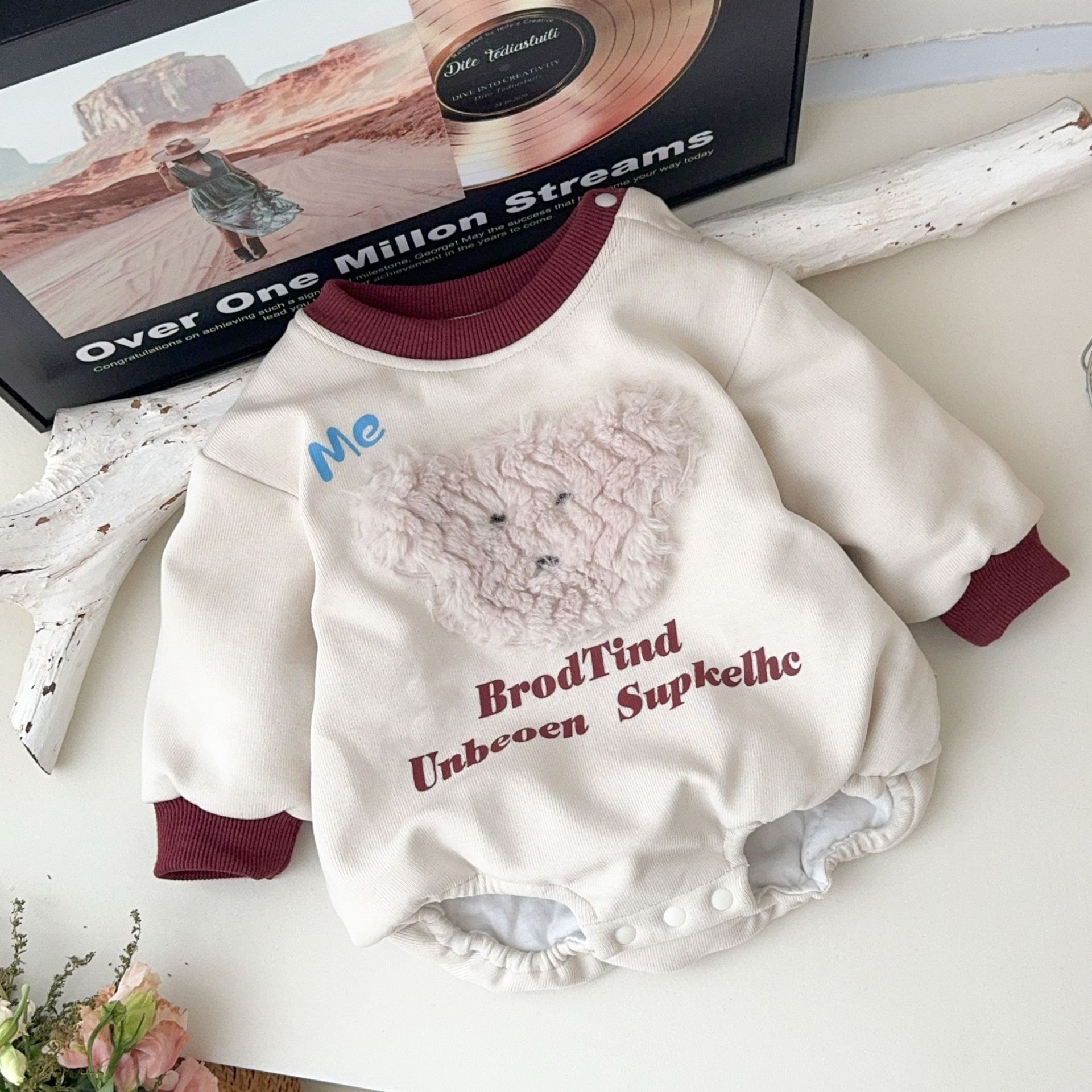 Ropa de bebé otoño e invierno mamelucos triangulares ropa de bebé más mono de terciopelo