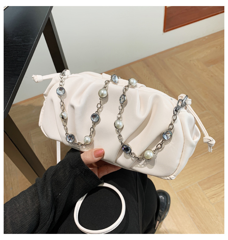 Wholesale Soft Pu Fold Pearl Chain Single Shoulder Handbag Nihaojewelry display picture 41