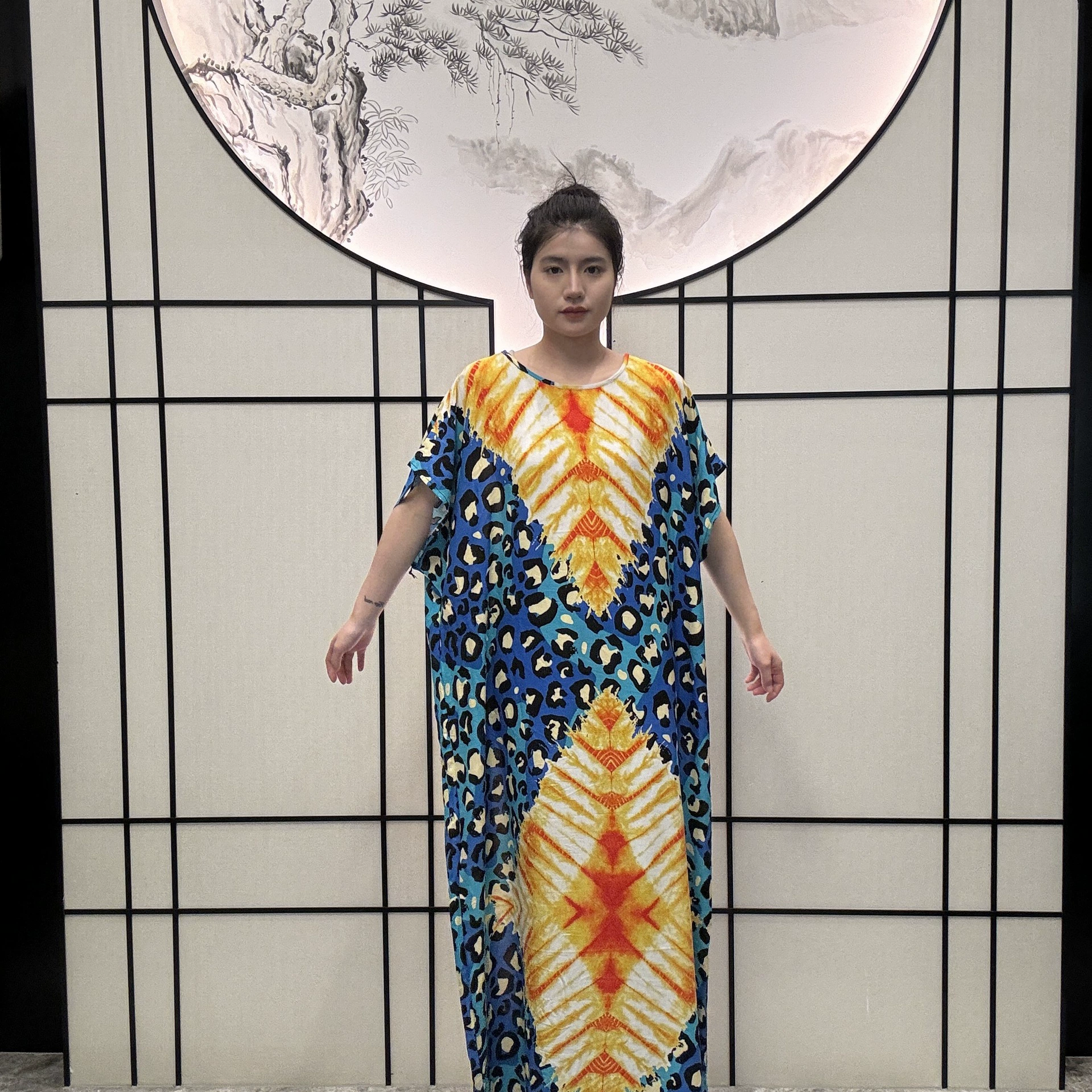 Новый принтованный африканский свободный большой размер платье-халат с головным платком 2-х предметный комплект с короткими рукавами для весны, лета и осени