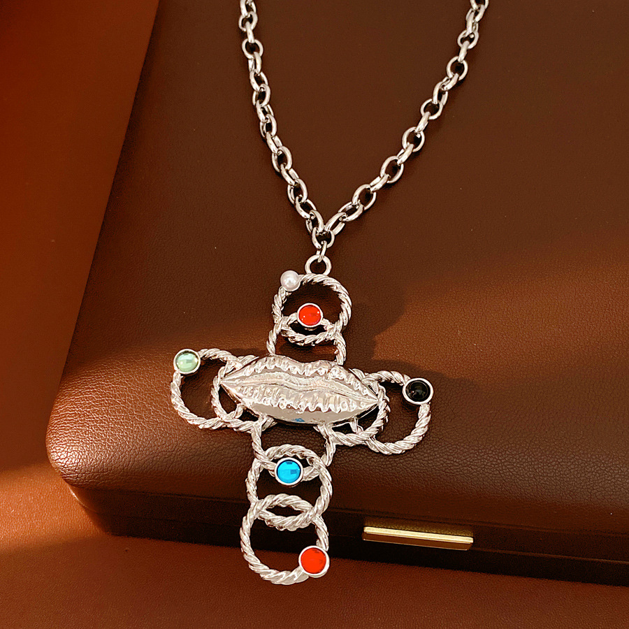 Resina labios cruz collar de perlas personalidad nicho exagerado cadena de suéter de lujo ligero conjunto de joyería de lujo mujer