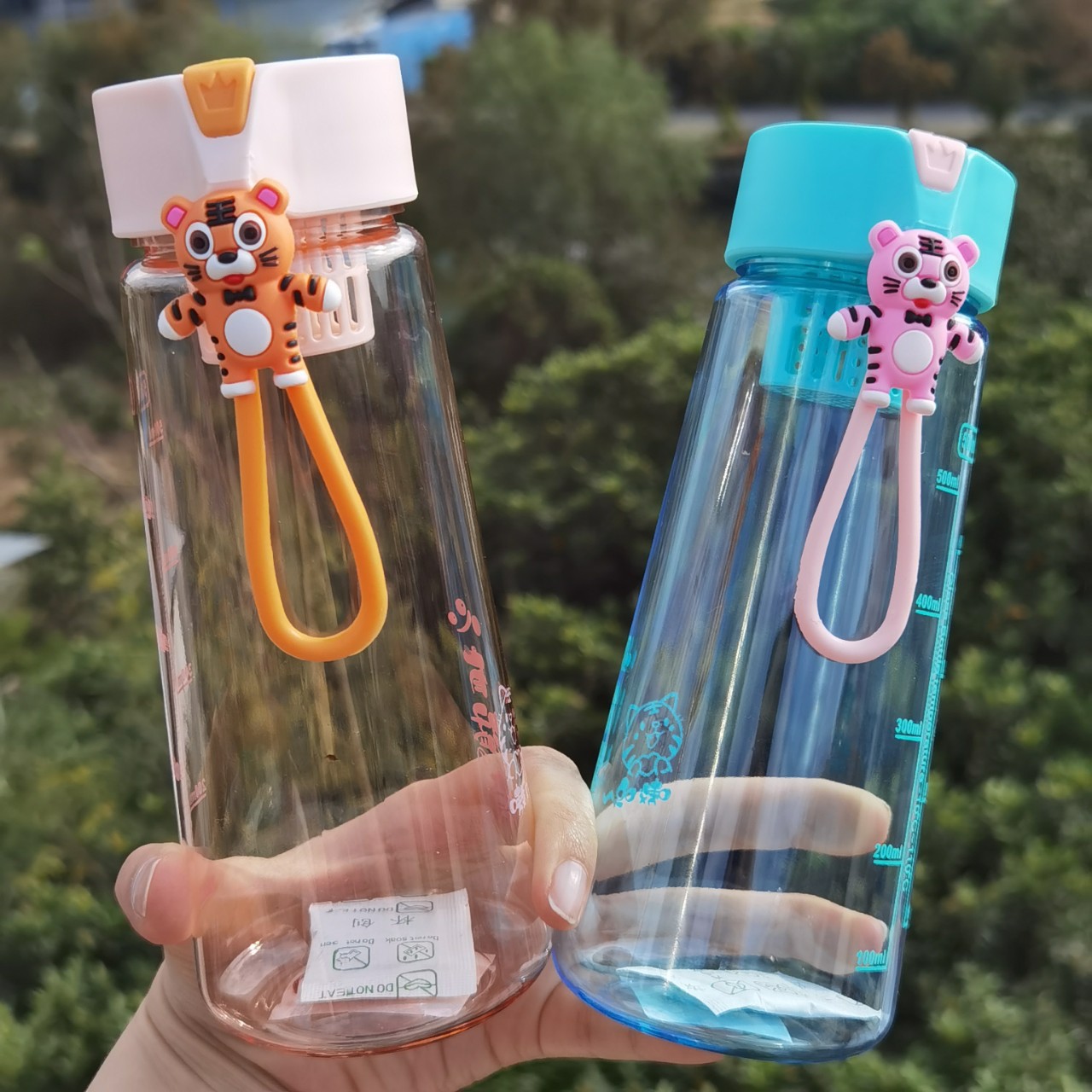Nueva taza de agua deportiva de gran capacidad, botella de agua de plástico de verano para niños, estudiantes simples, botella de agua resistente a altas temperaturas para beber directamente