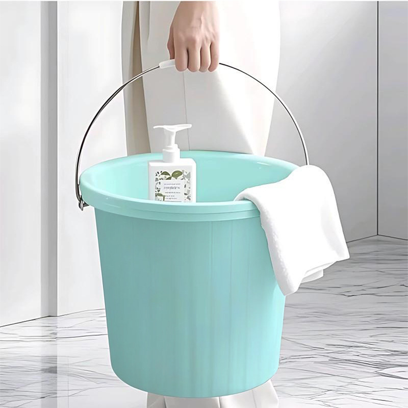Plastic big handheld bucket for home use for students