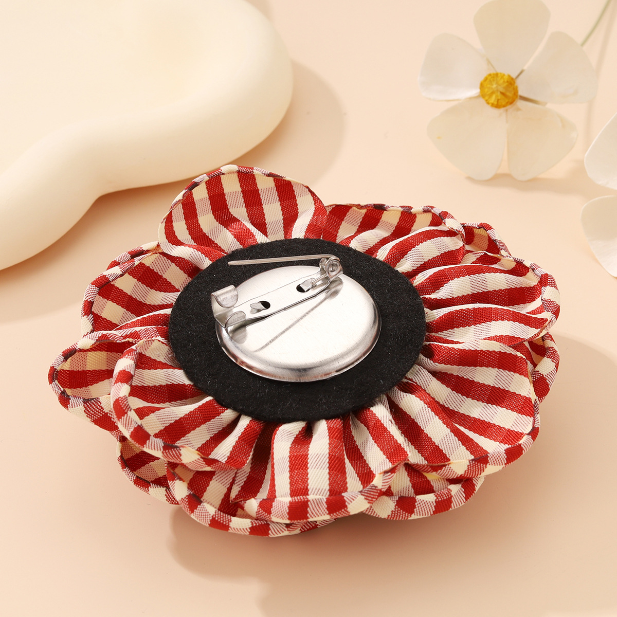 Chanel-style Plaid Fabric Flower Brooch For Autumn And Winter_voghion.com