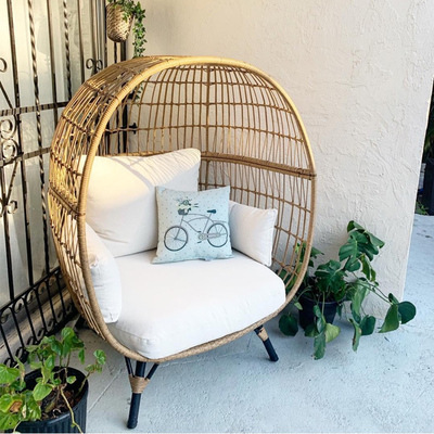 Balcony bistro set, outdoor hanging basket bed, sofa bed, freestanding single-person rattan chair, and casual courtyard rattan lounge chair for relaxed lounging.