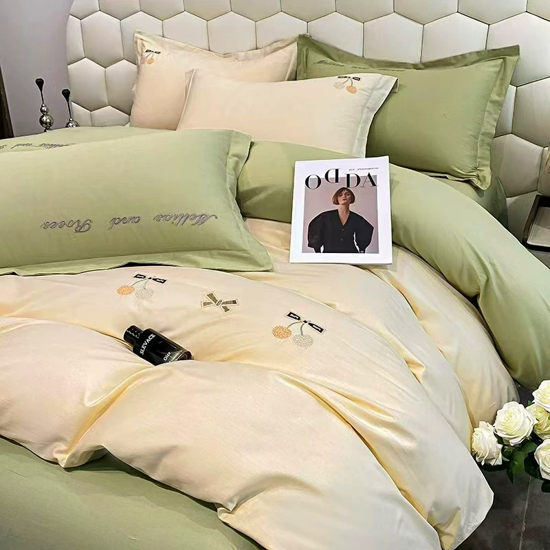 Комплект постельного белья из четырех предметов, чистый хлопок, небольшая свежая двусторонняя вышивка, двусторонний пододеяльник, простыни, универсальное постельное белье на все сезоны.