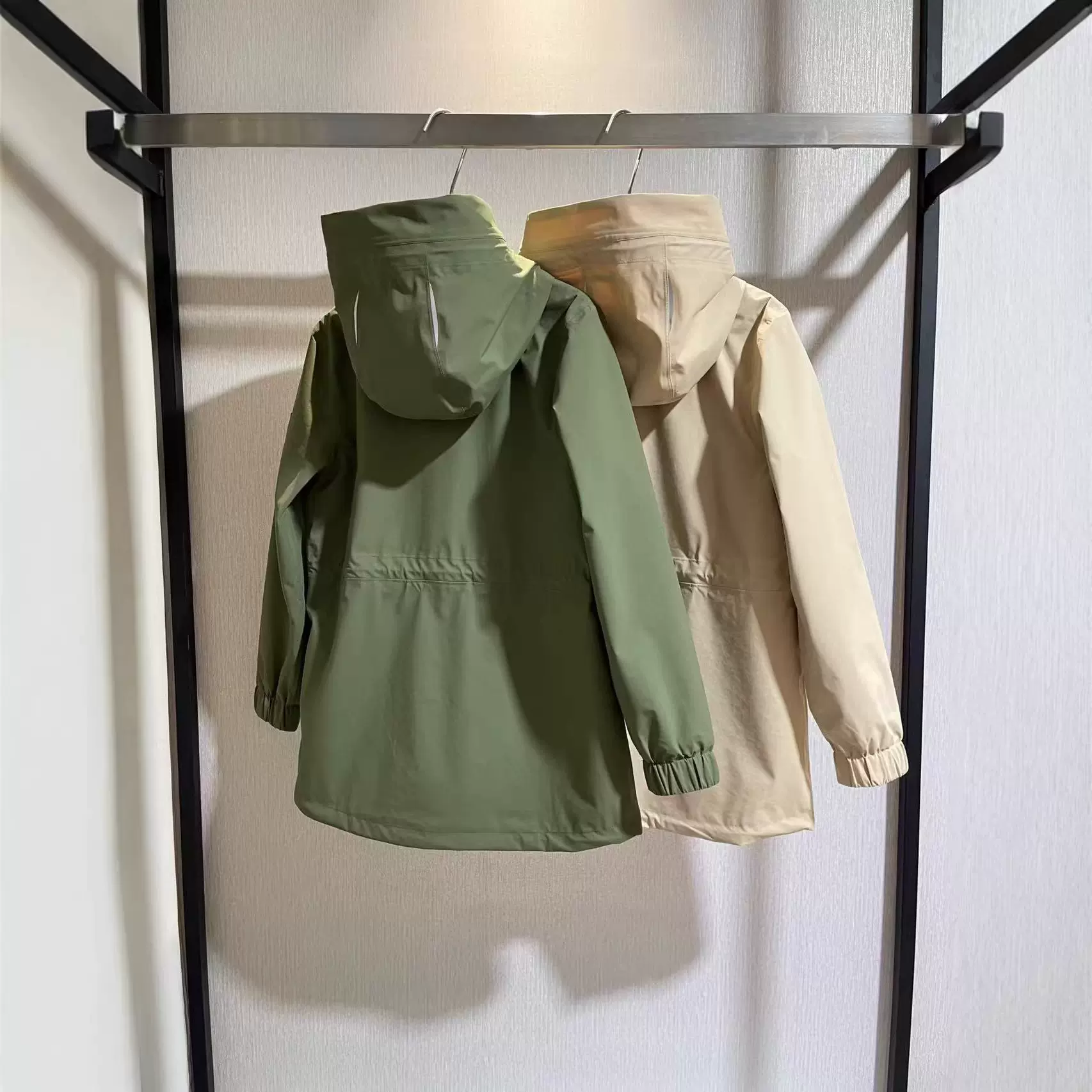 ———————————————艾家女士中长款冲锋衣外套305422