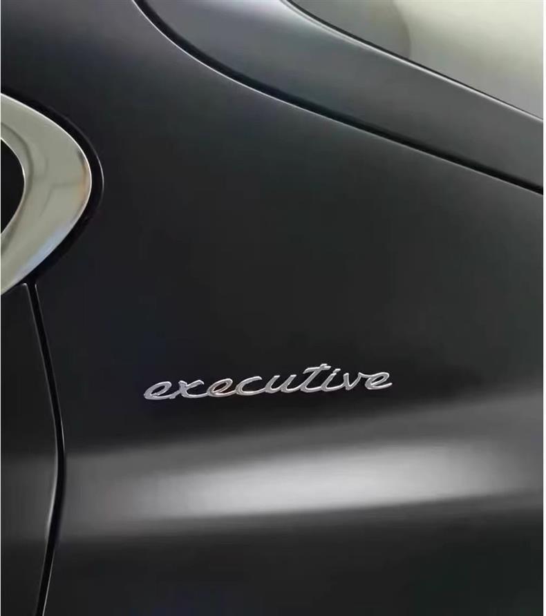 Porsche 2024 Panamera 4S executive black English lettering rear trunk emblem