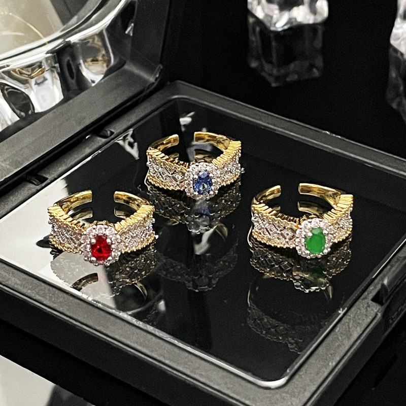 Bunter Schatz Mittelalter Hohl Mode Offen für Frauen Falten Tragen Personalisierte Kleine und High-End-Ring_voghion.com