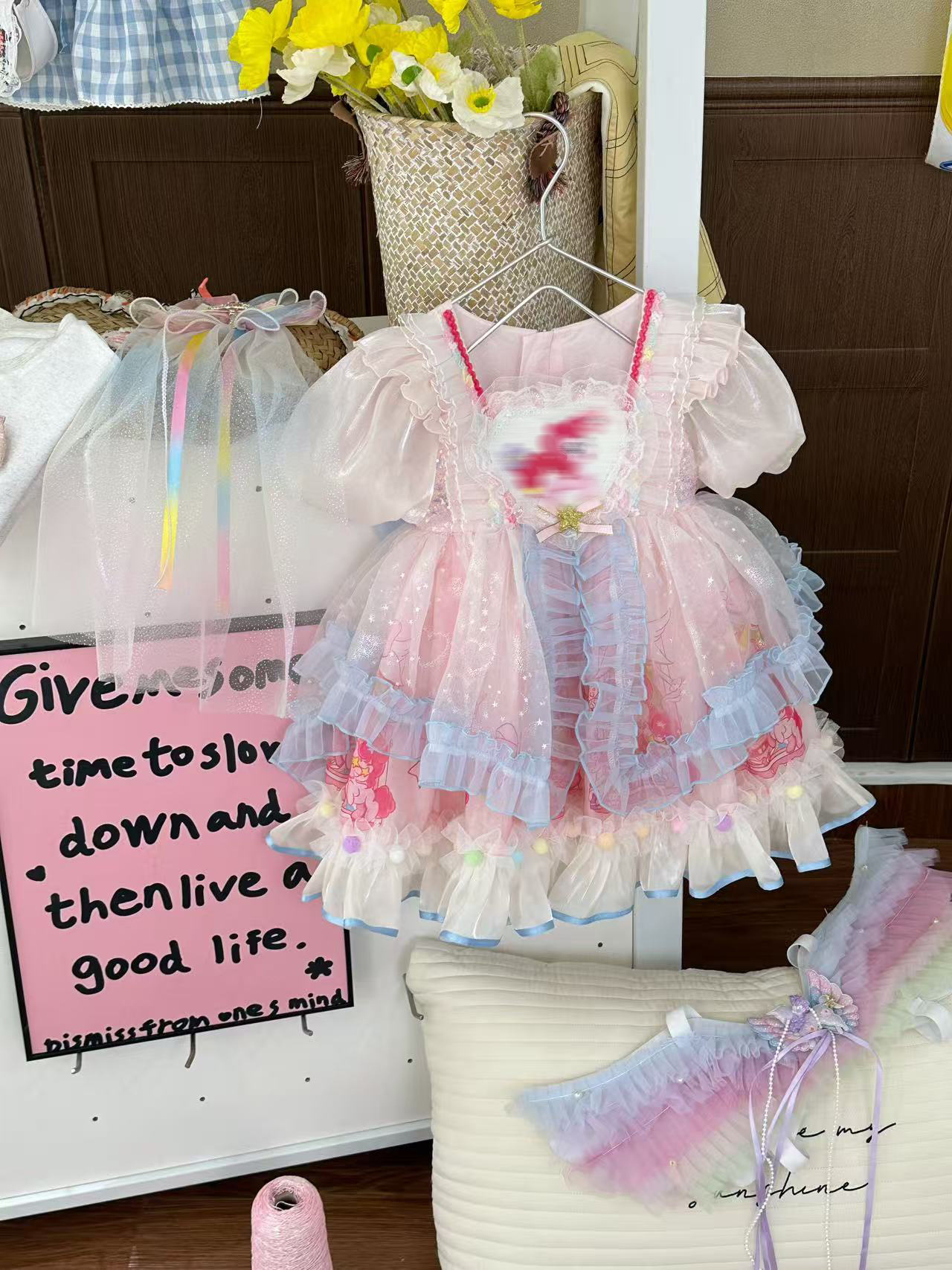 Vestido de niña verano 2025 nuevo estilo de malla honda vestido de princesa vestido de verano de niña vestido de Lolita cumpleaños