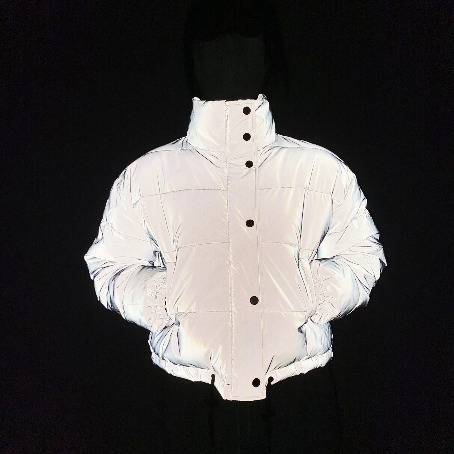 2025 invierno nuevo abrigo corto de algodón reflectante colorido con cuello alto para mujer abrigo de algodón láser de moda transfronteriza europea y americana de Amazon image 7