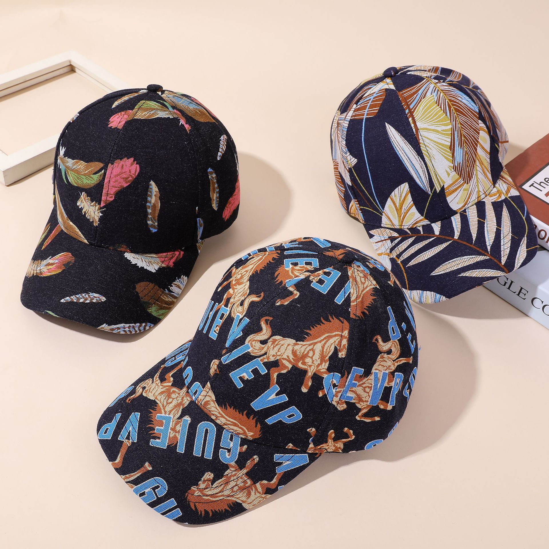Gorra de béisbol nueva neutral hombres y mujeres impreso casquillo enarbolado moda delgada sol sombrero pareja pluma impresa casquillo enarbolado