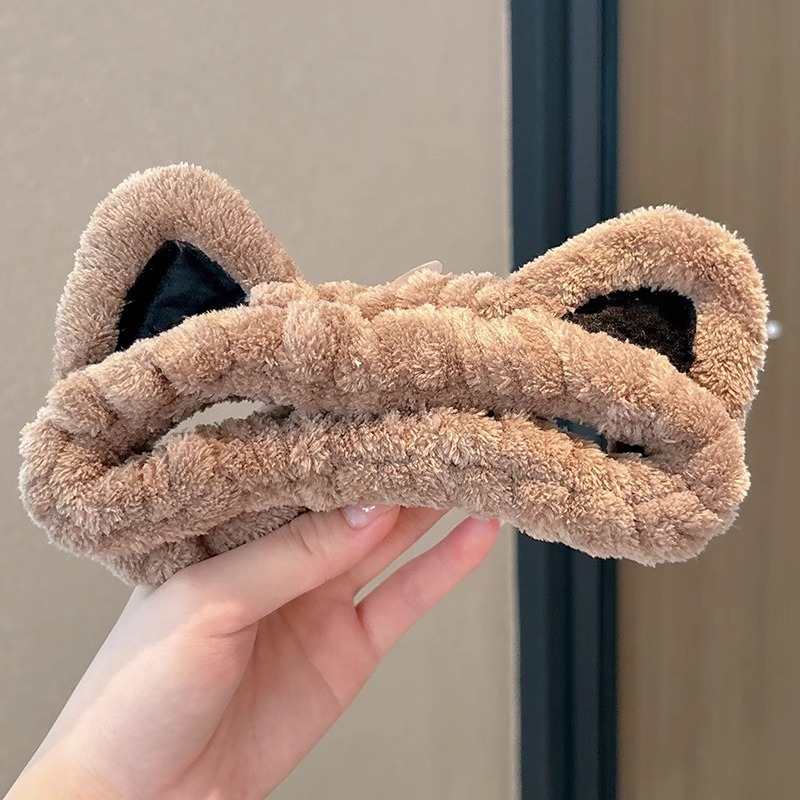 Bonito oso de peluche de cabeza de lavado de cara de cabello de tres piezas conjunto de cabello de lana de coral absorción de agua correa de cabello de muñeca artefacto antihumedad