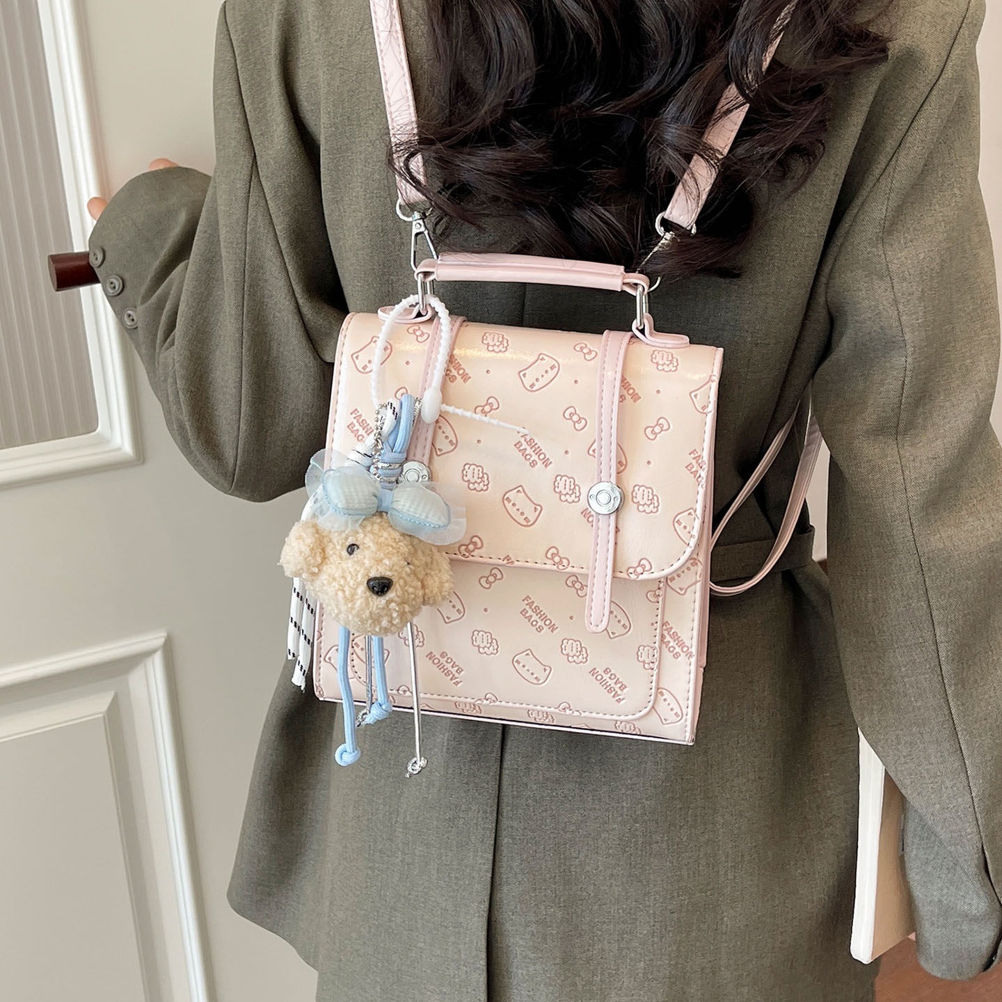 Estudiantes de nicho relieve de moda de viaje lindo mochila de mujer verano nueva clase popular de mujer 2026 mochila