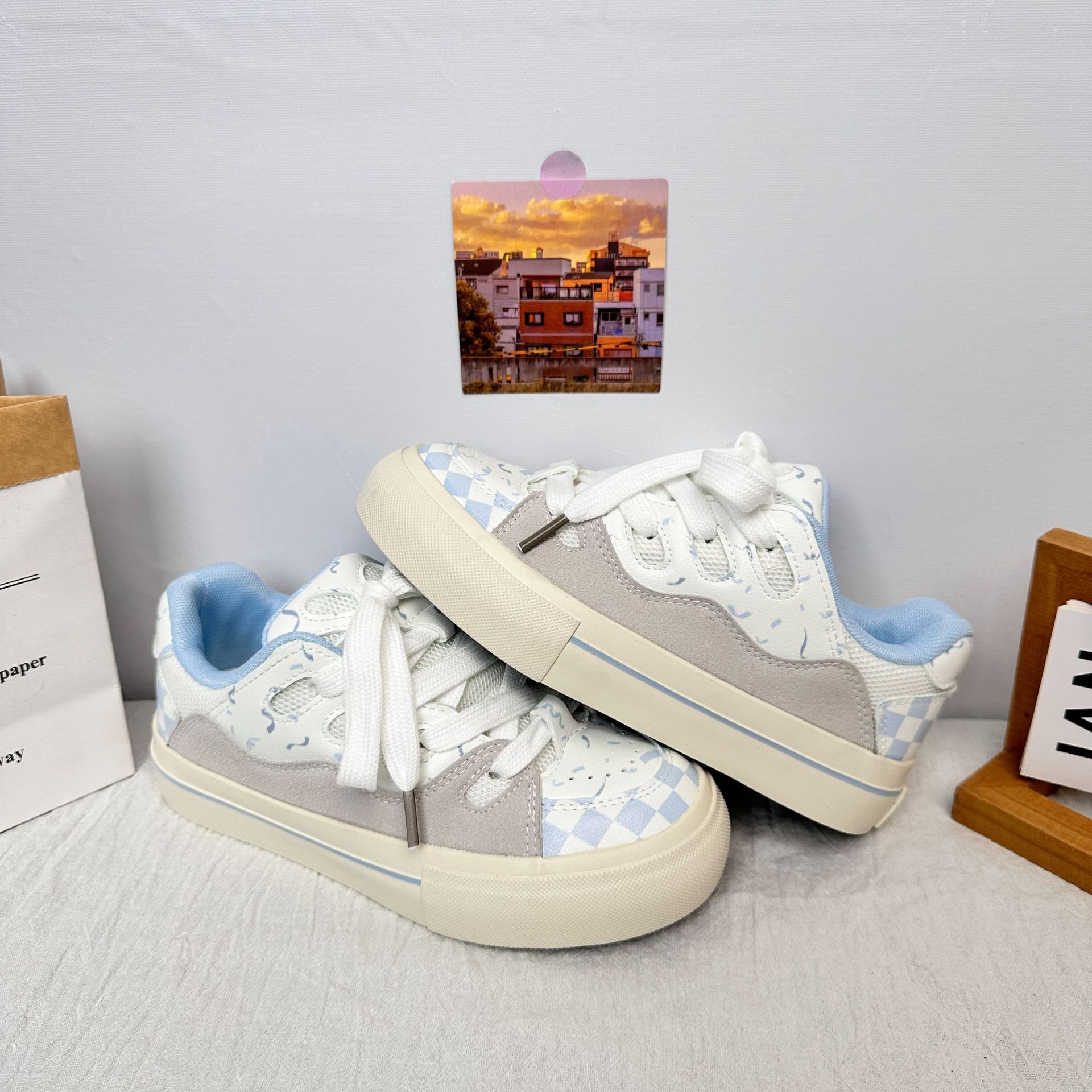 Zapatos de pan de onda lejana, arándano blanco, combinación de colores inteligente, zapatos de lona de moda de todo fósforo, zapatos de skate de moda nacional de corte bajo retro
