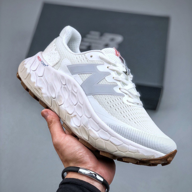 莆田純原の新型男女ランニングシューズ新百倫more v 3カップルカジュアル緩衝ジョギングシューズスポーツシューズ