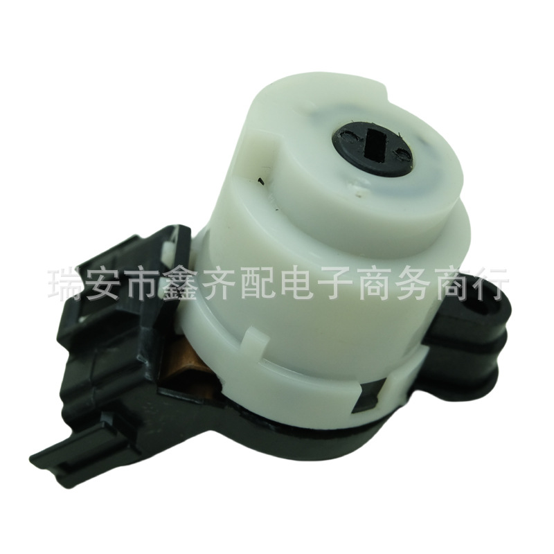 Ignition switch is suitable for Mitsubishi ignition switch Mitsubishi MN113754 factory direct cross-border