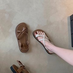 ブドウのお母さんのstudio leeの百合の交差するバックルの足の柔らかい底の小さい大衆のローマの風の休暇の厚い底のサンダルの女性