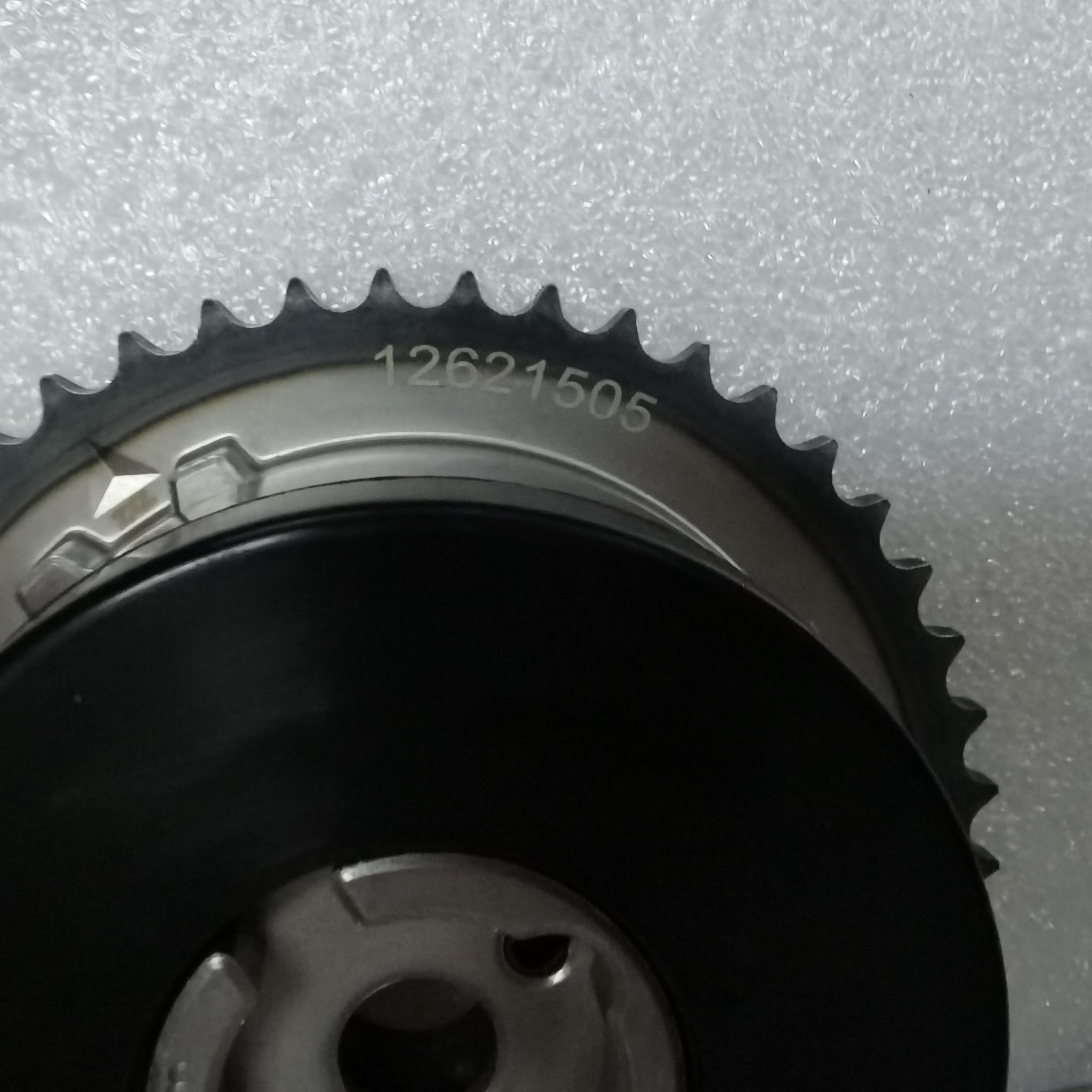Automobile engine eccentric shaft timing gear row suitable for Buick Regal Junyue Chevrolet pontik 12578516